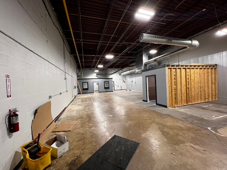 More Photos Of 167-179 W High St, London Freestanding For Lease