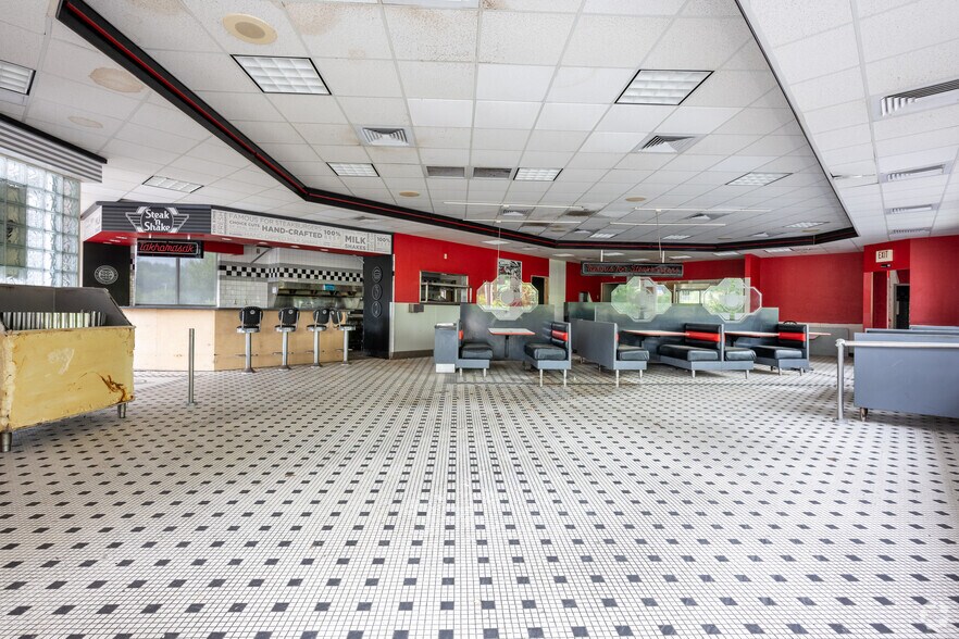 More Photos Of 4684 N Patterson Ave, Winston-Salem Restaurant For Sale
