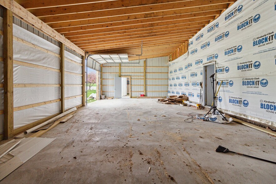 More Photos Of 3159 W Monroe Rd, Alma Freestanding For Sale