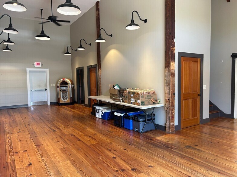 More Photos Of 244 Amesbury Rd, Kensington General Retail For Sale