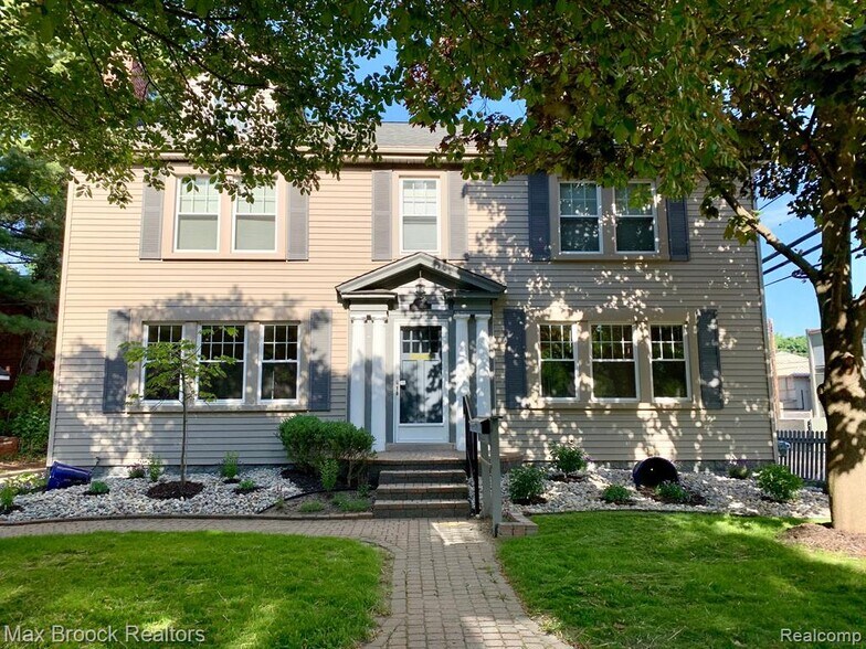 Primary Photo Of 156 N Worth St, Birmingham Multifamily For Sale