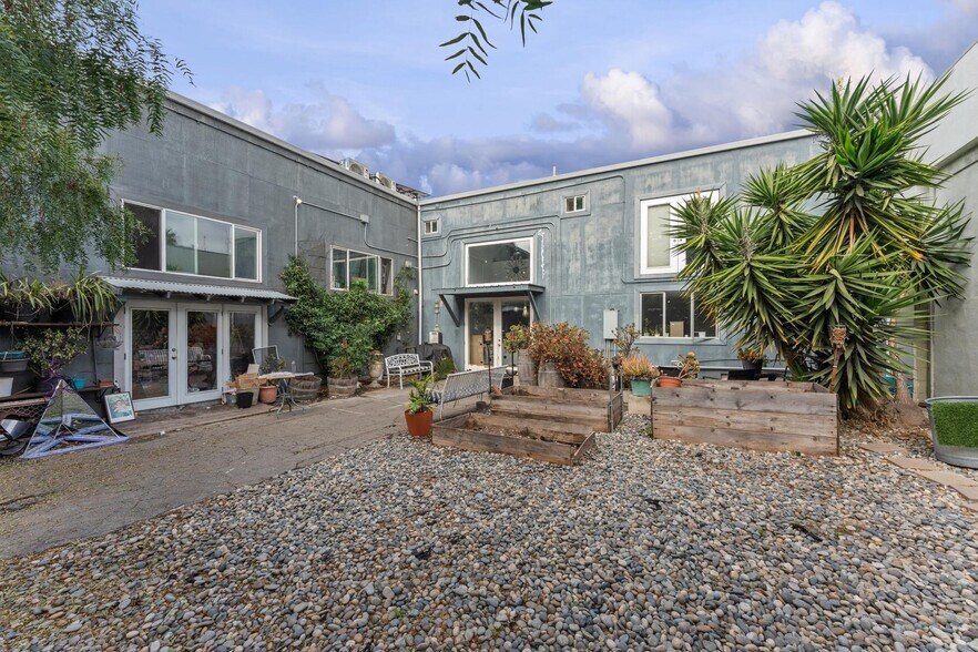 More Photos Of 1254 E 12th St, Oakland Apartments For Sale