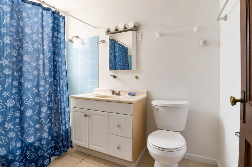 More Photos Of 1528 E 74th Pl, Chicago Apartments For Sale