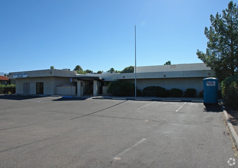 More Photos Of 450 N Pantano Rd, Tucson Schools For Sale