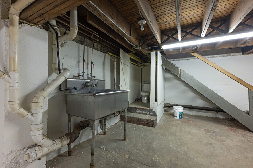 More Photos Of 1117 E 3rd St, Dayton Storefront Retail Office For Lease