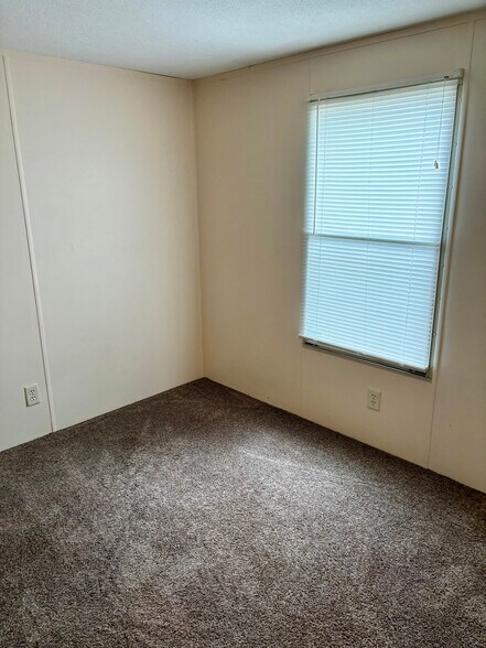 More Photos Of 521 S Emmett St, Virden Manufactured Housing Mobile Home Park For Sale