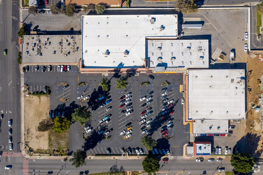 More Photos Of 1335 Huntington Dr, Duarte Drugstore For Lease