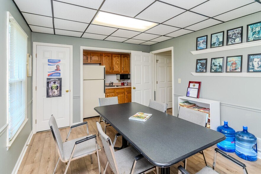 More Photos Of 100-102 Consumer Ln, Frankfort Office For Sale