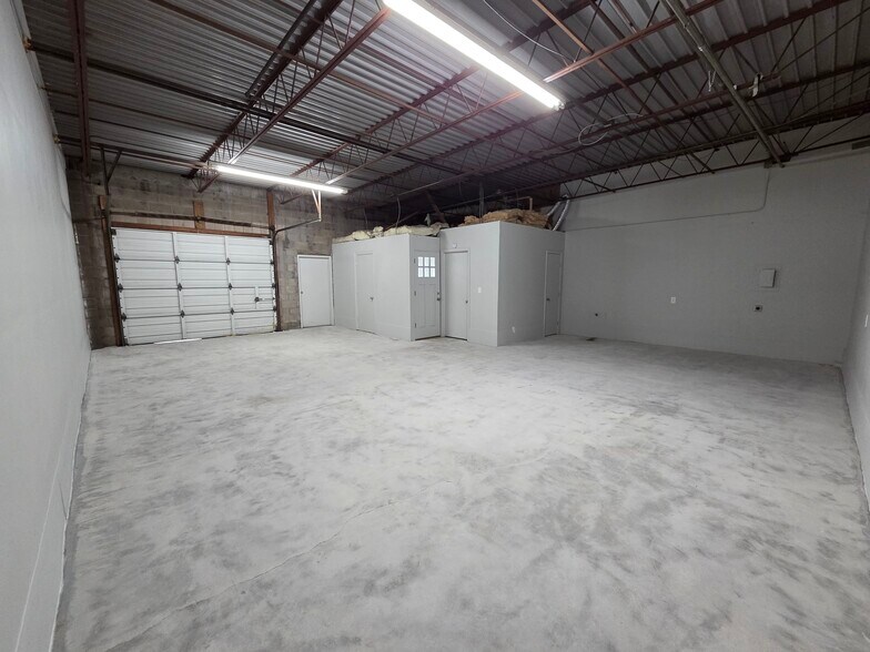 More Photos Of 9714-9748 E 55th Pl, Tulsa Light Manufacturing For Lease