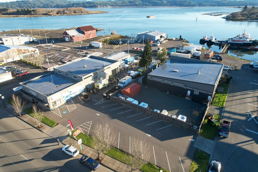More Photos Of 775 N Front St, Coos Bay Bar For Sale