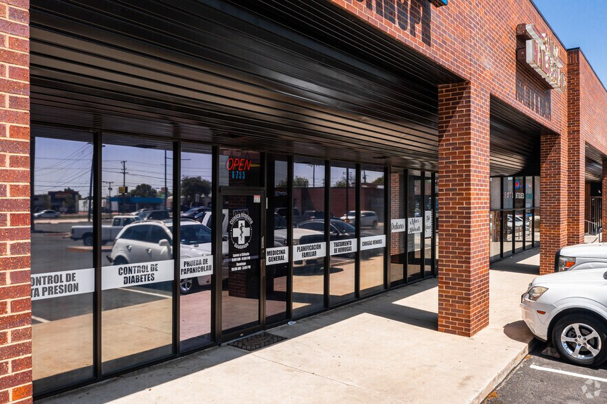 More Photos Of 6703 Bandera Rd, San Antonio Storefront For Sale