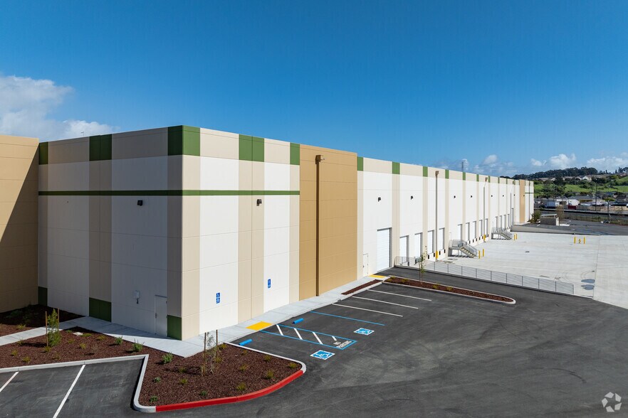 More Photos Of 3450 Collins Ave, Richmond Distribution For Lease