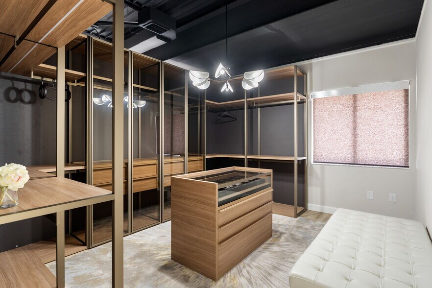 More Photos Of 800 Harbour Dr, Naples Office For Lease