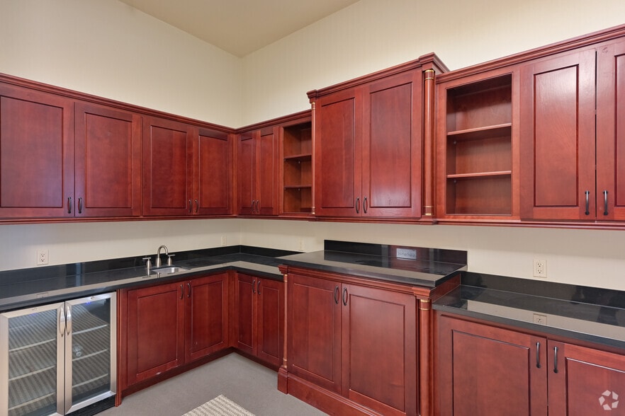 More Photos Of 404 Mendocino Ave, Santa Rosa Office For Lease