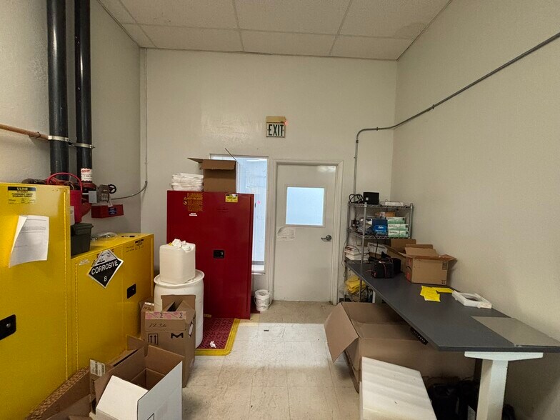 More Photos Of 1230 Bordeaux Dr, Sunnyvale Light Manufacturing For Lease