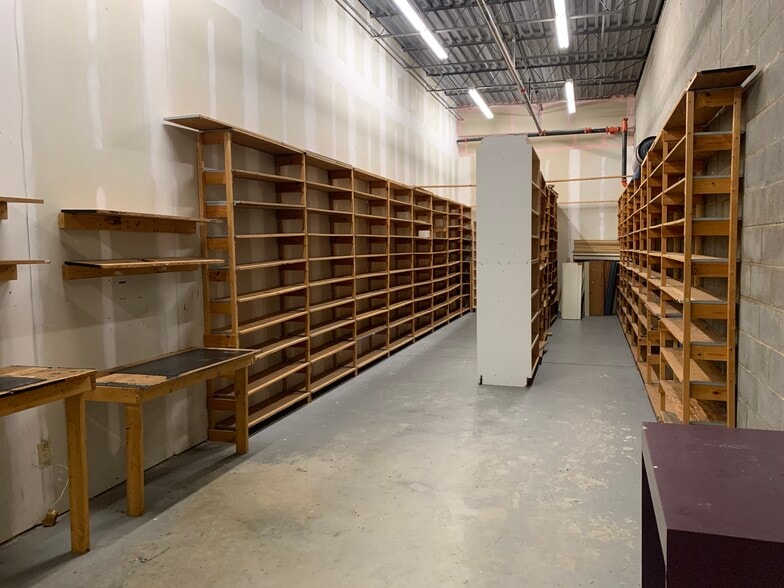 More Photos Of 250 Highlands Square Dr, Hendersonville Unknown For Lease