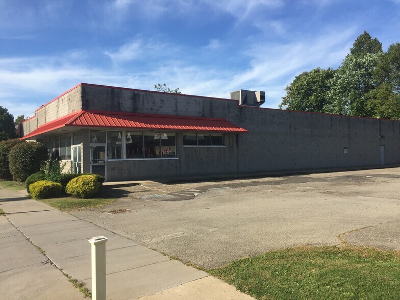 More Photos Of 213 W Main St, Grove City Drugstore For Sale