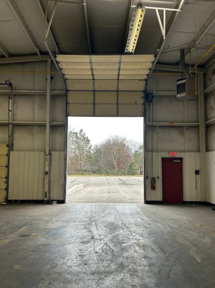 More Photos Of 130 Hunter Ct, Bowling Green Industrial For Lease