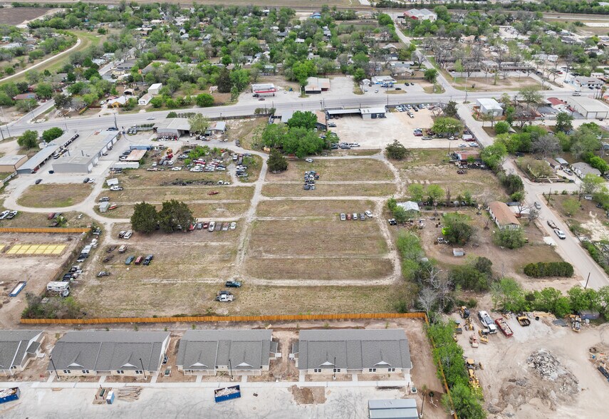 More Photos Of 955 W Kingsbury St, Seguin Land For Sale