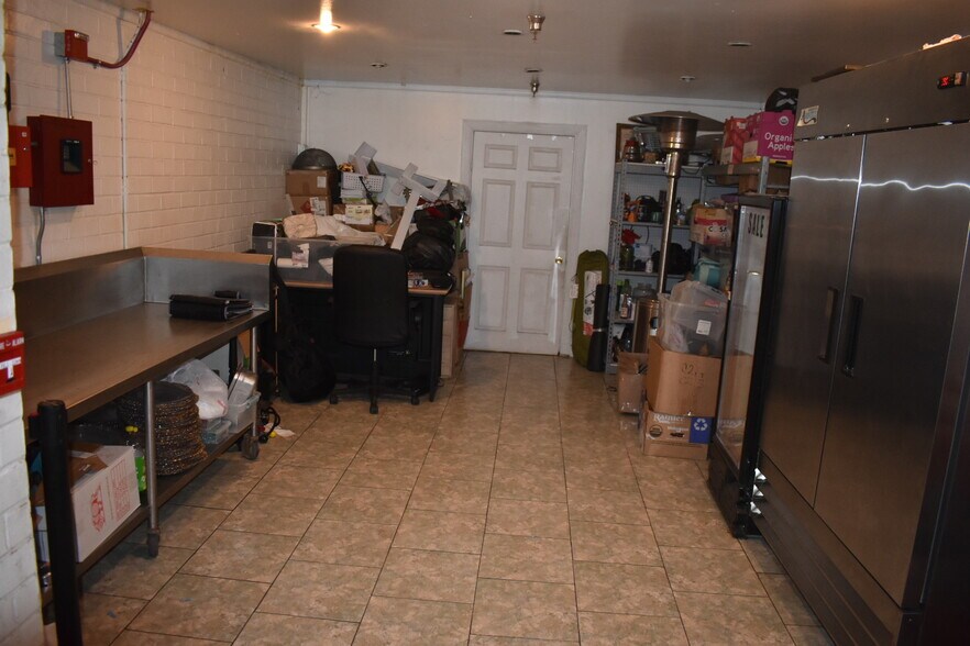 More Photos Of 8614-8616 Mettler St, Los Angeles Industrial For Sale