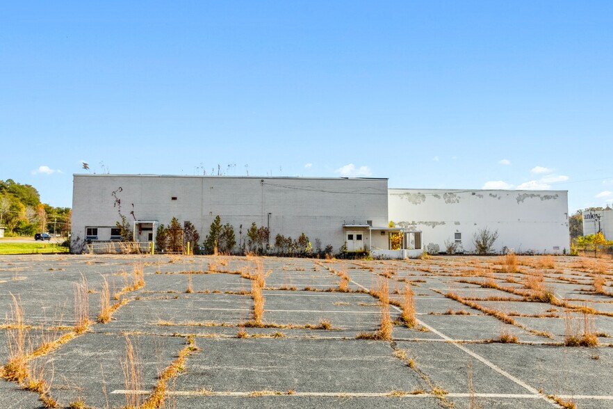 More Photos Of 1641 Fairystone Park Hwy, Stanleytown Warehouse For Sale