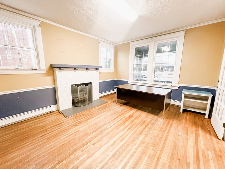 More Photos Of 2414 Memorial Ave, Lynchburg Office For Lease