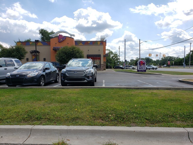 More Photos Of 8120 N Telegraph Rd, Dearborn Heights Storefront Retail Office For Lease