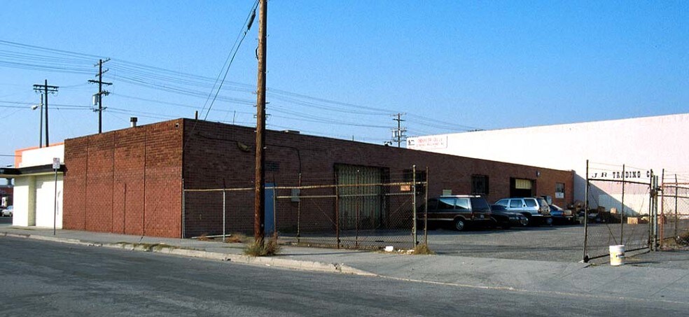 More Photos Of 2312-2320 S Main St, Los Angeles Warehouse For Lease