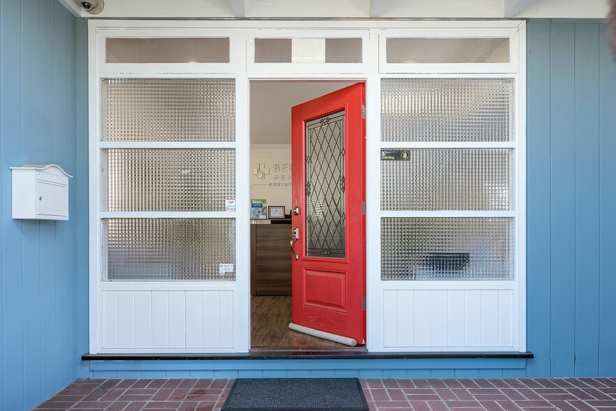 More Photos Of 22283 Main St, Hayward Office For Sale