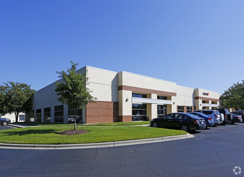 More Photos Of 2401 Whitehall Park Dr, Charlotte Research And Development For Lease