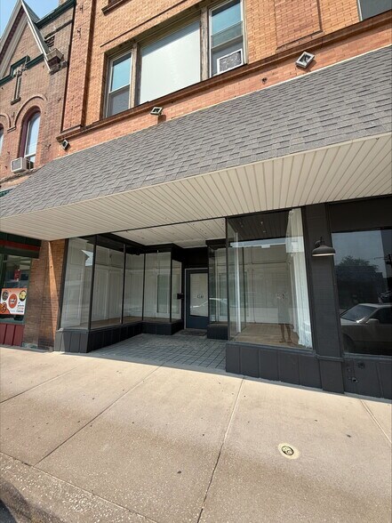 Primary Photo Of 216 S Main St, Monmouth Office For Lease