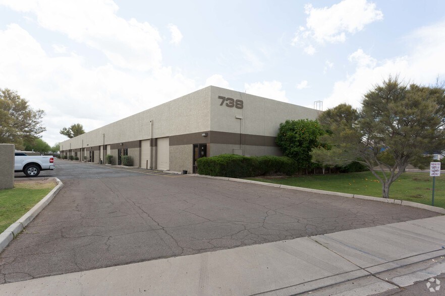 More Photos Of 738 S Perry Ln, Tempe Warehouse For Lease