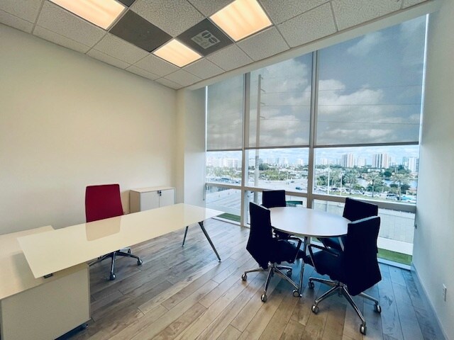 More Photos Of 20200 W Dixie Hwy, Aventura Medical For Lease