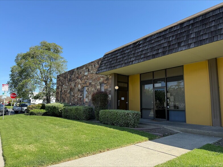 Primary Photo Of 460-470 Aldo Ave, Santa Clara Warehouse For Lease