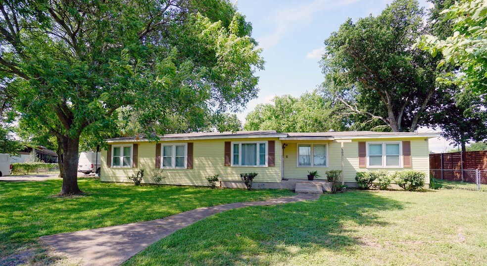 Primary Photo Of 3905 Prairie Ln, Austin Flex For Sale