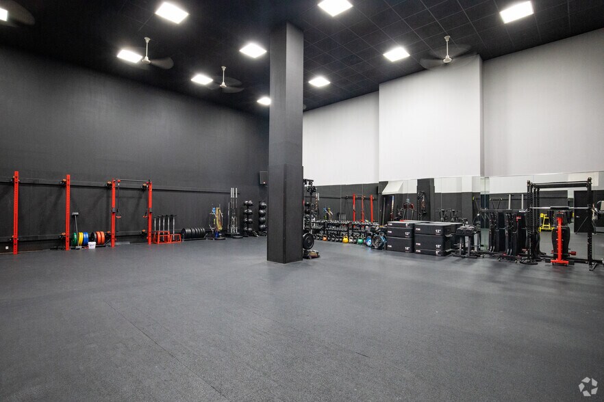 More Photos Of 333 Earle Ovington Blvd, Uniondale Office For Lease