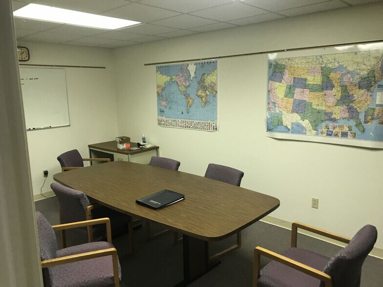 More Photos Of 820 Bridgeview N, Saginaw Office For Sale