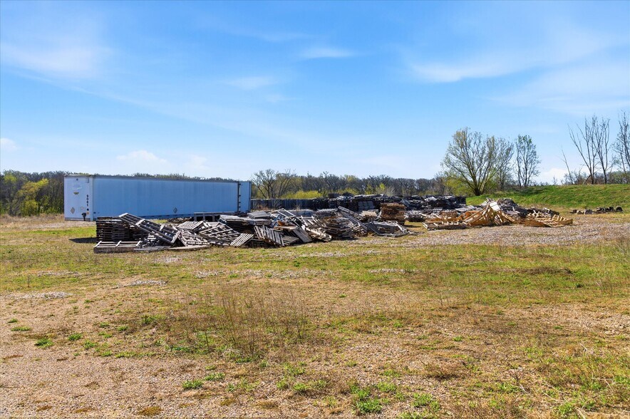 More Photos Of 24104 755th Ave, Albert Lea Warehouse For Sale