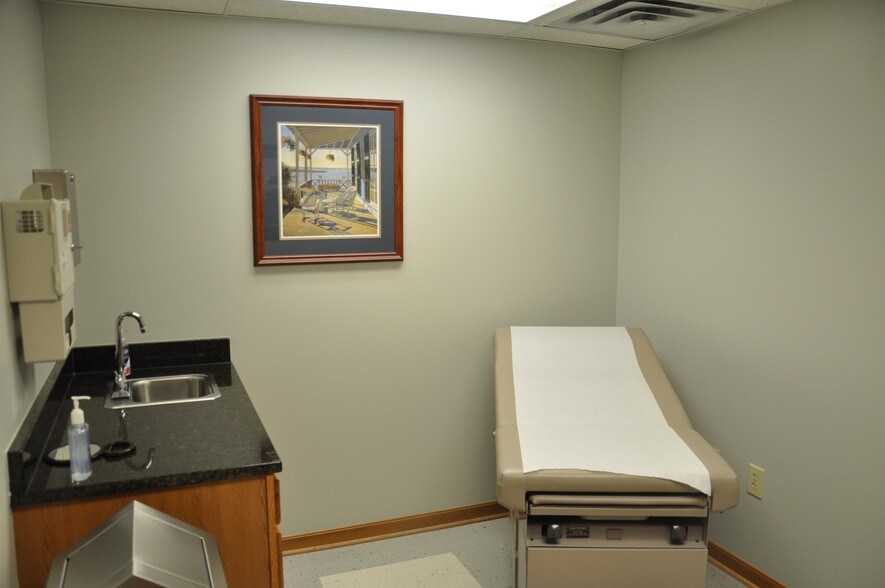 More Photos Of 1151 Bethel Rd, Columbus Medical For Sale