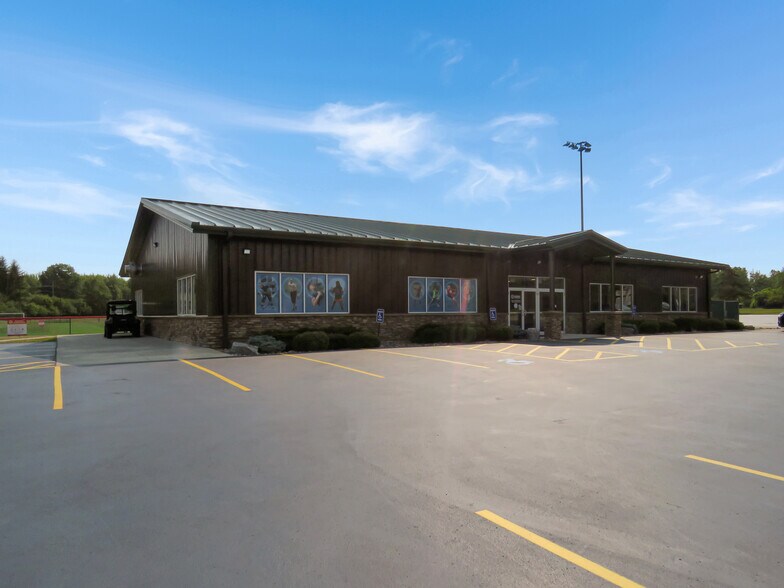 More Photos Of 6831 Seneca Ln, Elma Flex For Lease