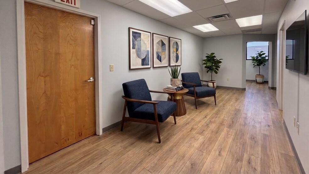 More Photos Of 10821 Plantside Dr, Louisville Light Manufacturing For Lease