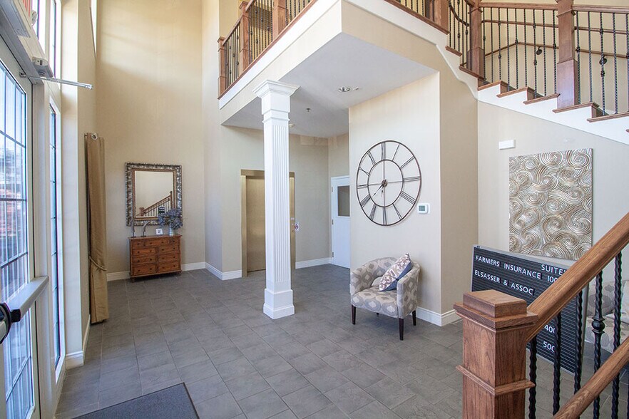 More Photos Of 1517 Chapel Hill Rd, Columbia Office For Lease