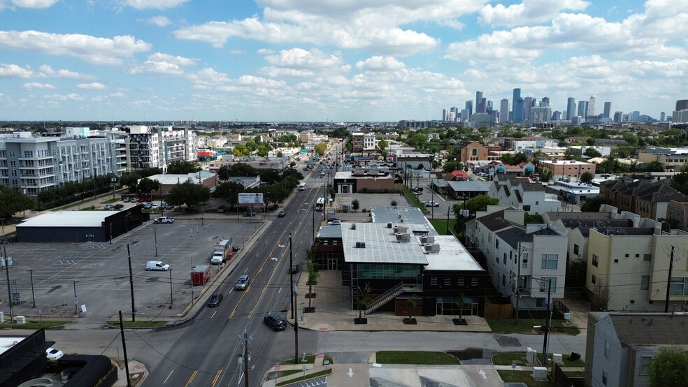 More Photos Of 5110 Washington Ave, Houston Storefront For Lease