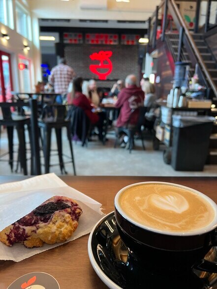 More Photos Of 165 S Miller St, Rockaway Beach Flex For Sale