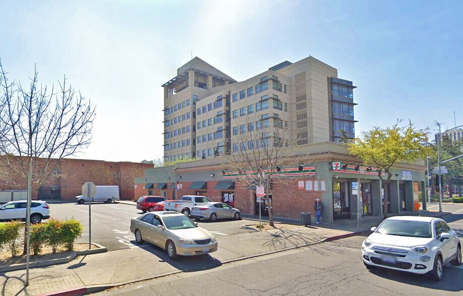 More Photos Of 2602-2630 Tulare St, Fresno Storefront Retail Office For Lease