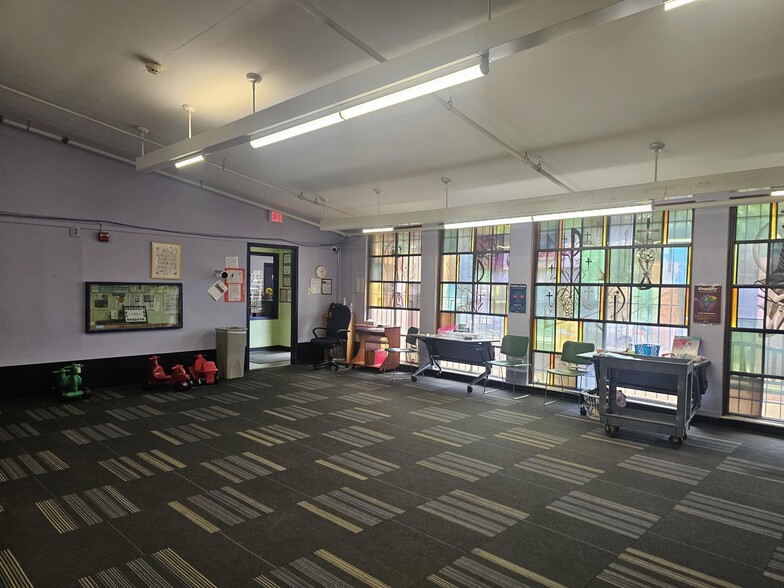 More Photos Of 2800 Caroline St, Saint Louis Specialty For Sale