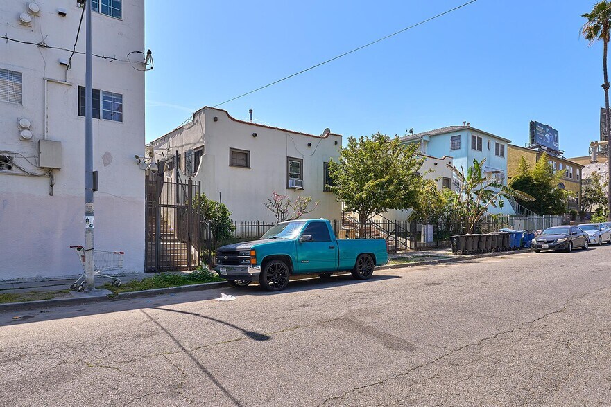 More Photos Of 3262 Monette Pl, Los Angeles Apartments For Sale