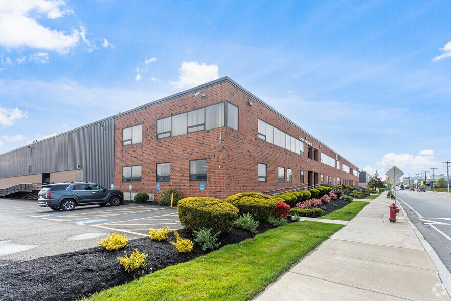 More Photos Of 260 2nd St, Chelsea Refrigeration Cold Storage For Lease