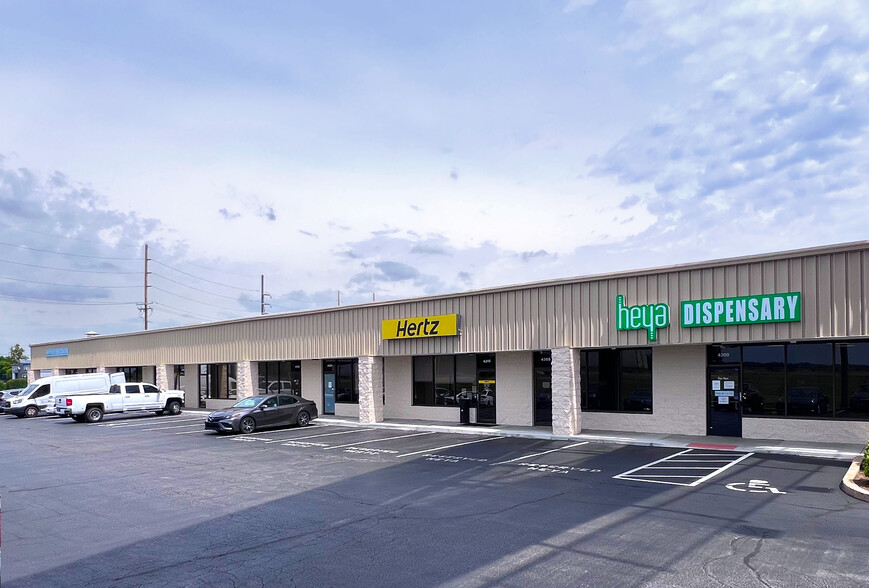 Primary Photo Of 4300-4372 N Service Rd, Saint Peters Showroom For Lease