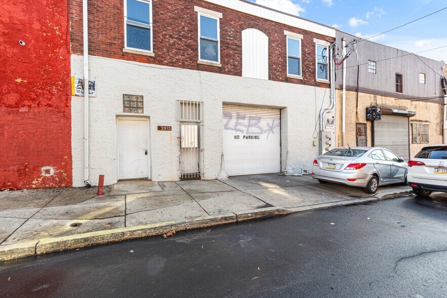 Primary Photo Of 2815-2817 N Mascher St, Philadelphia Service For Lease